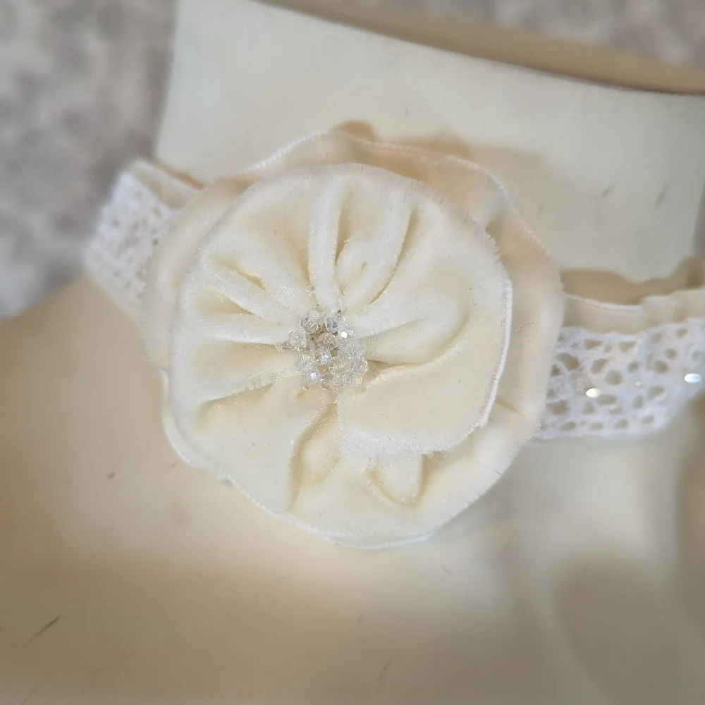Lace & Velvet Ivory Handmade Handsewing beaded Bridal Wedding Choker Necklace - Picture 5 of 10